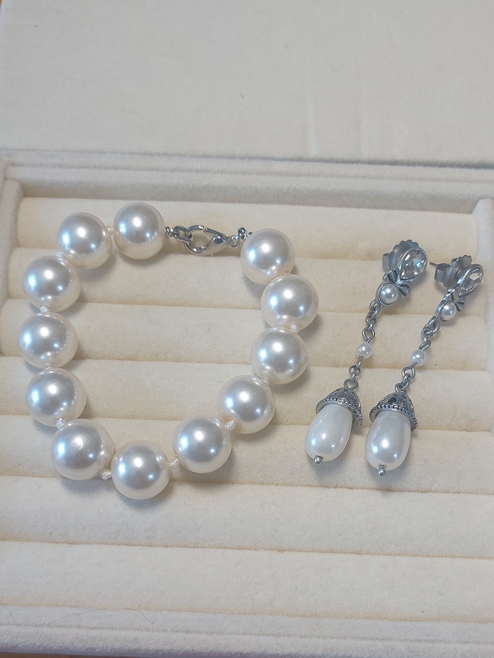 Vintage Lia Sophia Pearl Drop Earrings & Hand Knotted Glass Pearl Bracelet Set